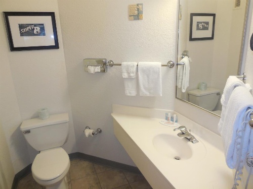 Super 8 by Wyndham Sault Ste. Marie image 1