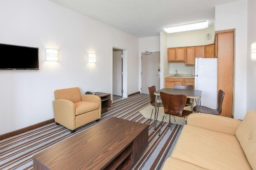 Super 8 by Wyndham Sault Ste. Marie image 15