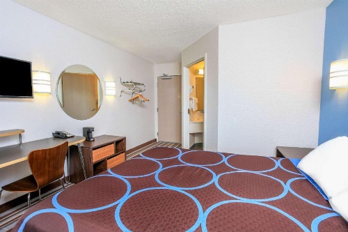 Super 8 by Wyndham Sault Ste. Marie image 19