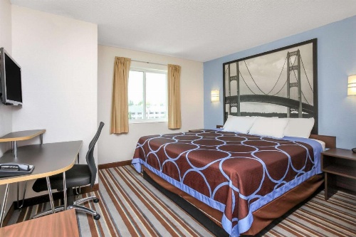 Super 8 by Wyndham Sault Ste. Marie image 24